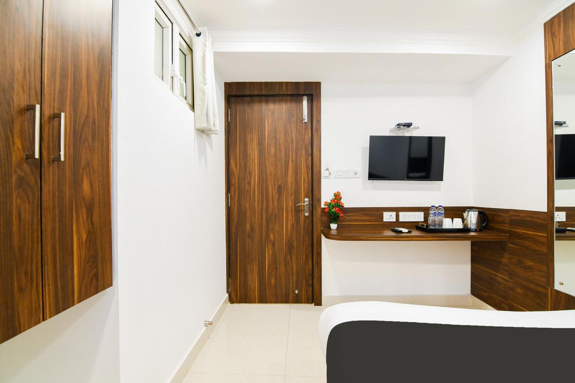 Super Hotel O Eminent Hotel Καλκούτα Εξωτερικό φωτογραφία
